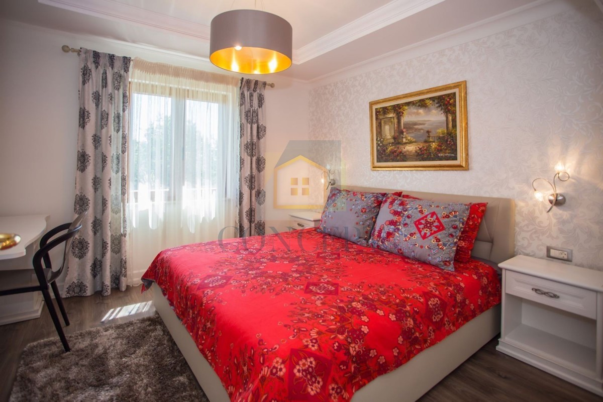 Poreč, dintorni, Casa al piano terra con piscina e terreno per un'altra casa, a 7 km dal mare