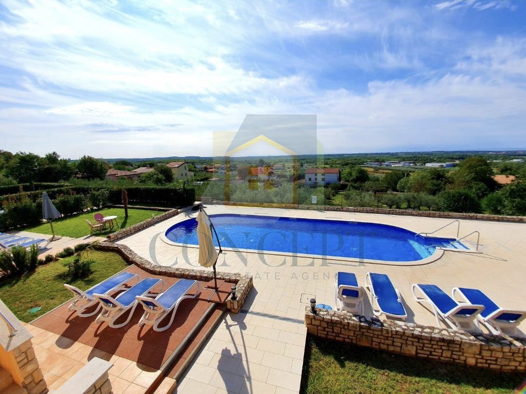 Poreč, dintorni, Casa a schiera con piscina comune, 12 km dal mare