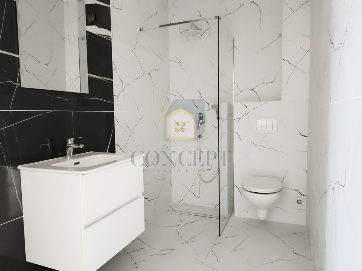 Poreč, dintorni, Appartamento al 1° piano con due camere da letto in ottima posizione, a 3 km dal mare