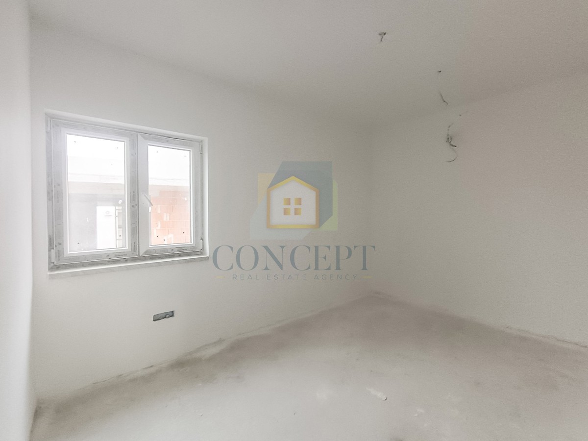 Poreč, dintorni, Appartamento al 1° piano con due camere da letto in ottima posizione, a 3 km dal mare