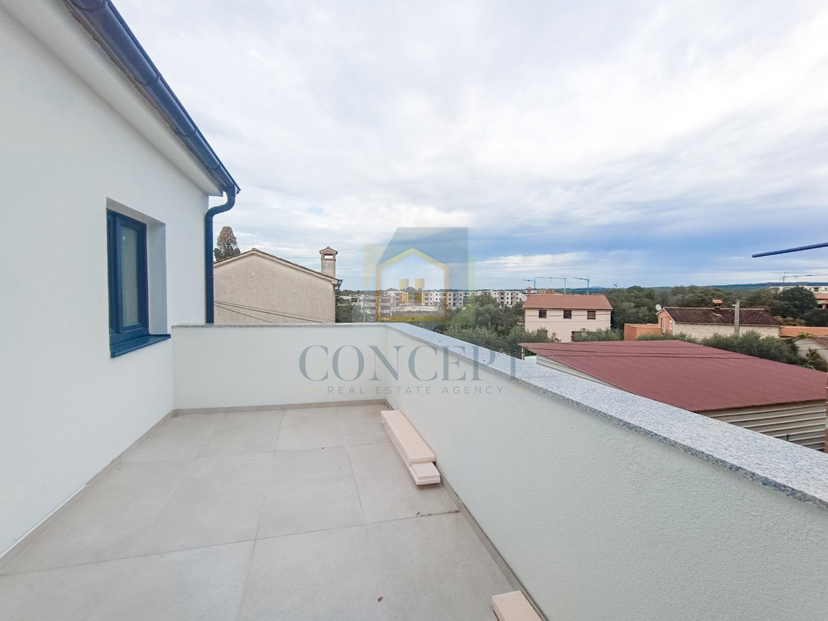 Poreč, dintorni, Appartamento al 1° piano con due camere da letto in ottima posizione, a 3 km dal mare