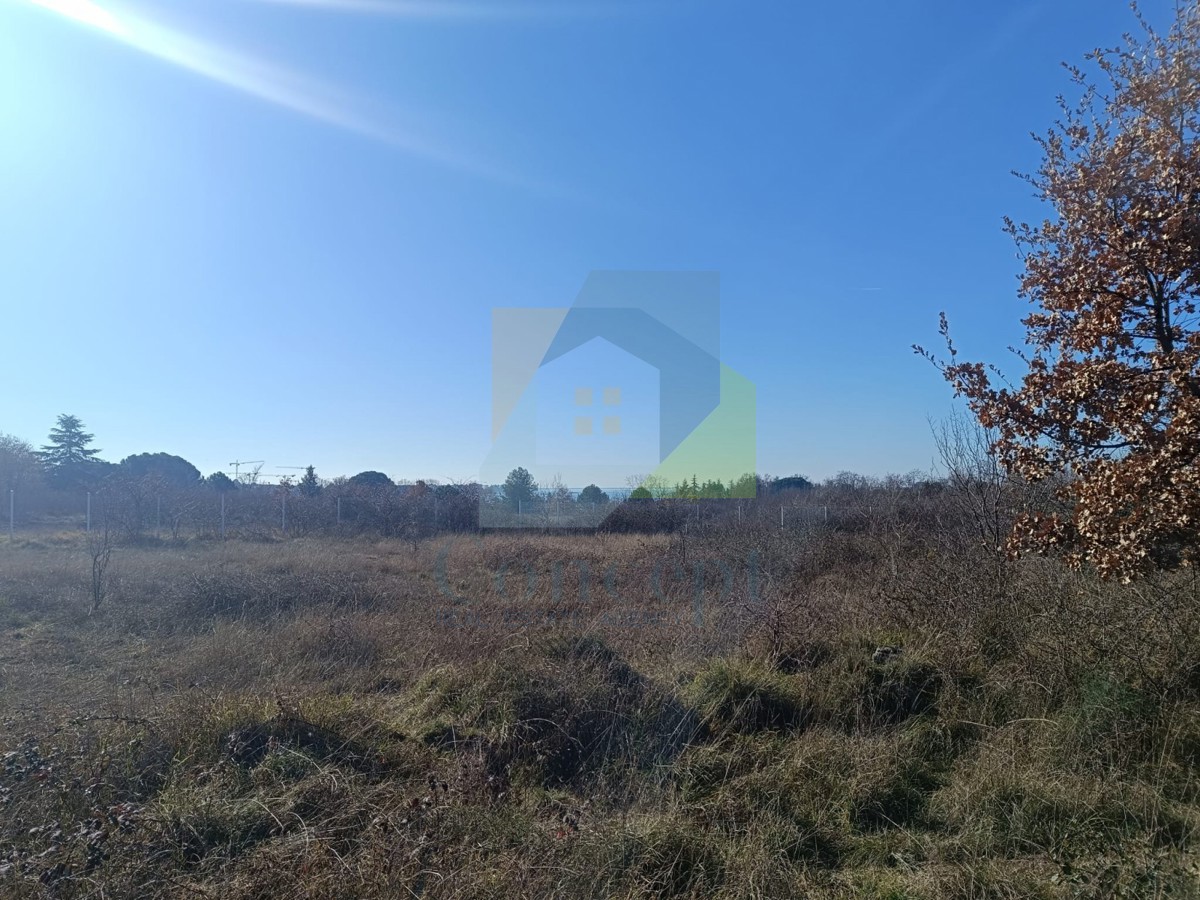 Poreč, Terreno edificabile per la costruzione di edifici e/o case, 700 m dal mare.