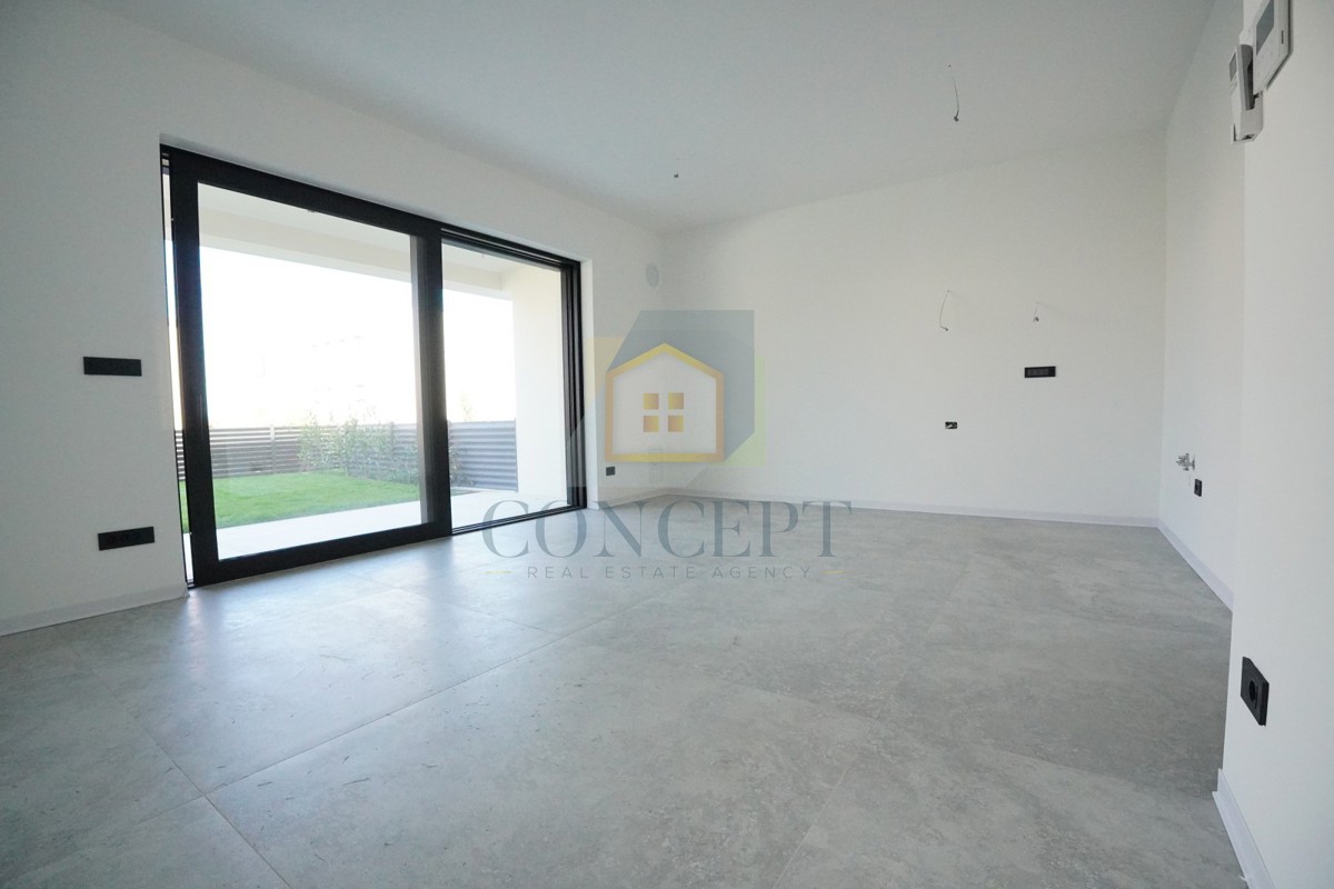 Poreč, Appartamento al piano terra con giardino e 3 camere da letto a 850 m dal mare