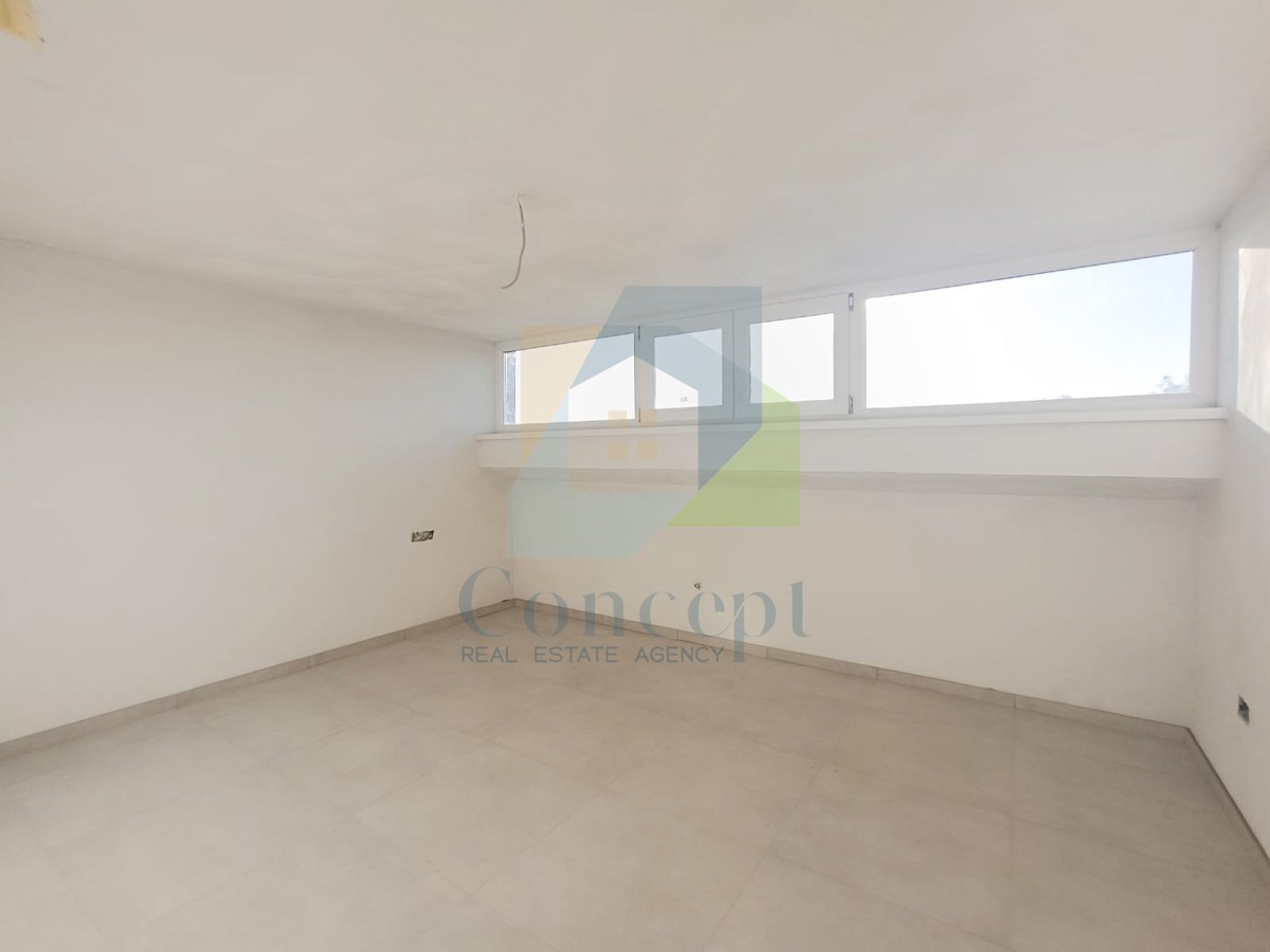 Poreč, dintorni, Appartamento su due piani con tre camere da letto e vista mare