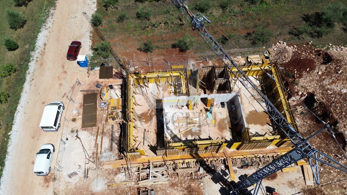 Tar, Poreč - OFFERTA ESCLUSIVA - Lussuoso attico su due piani, a 3 km dal mare