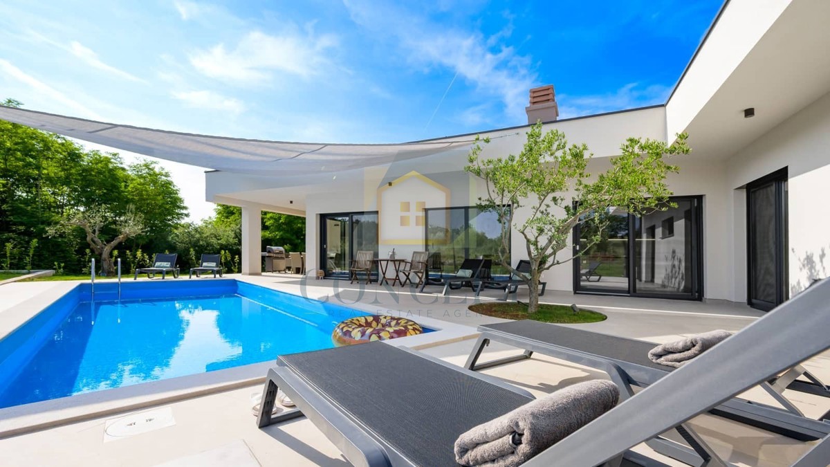 Rovigno, dintorni, Villa indipendente con piscina in posizione tranquilla