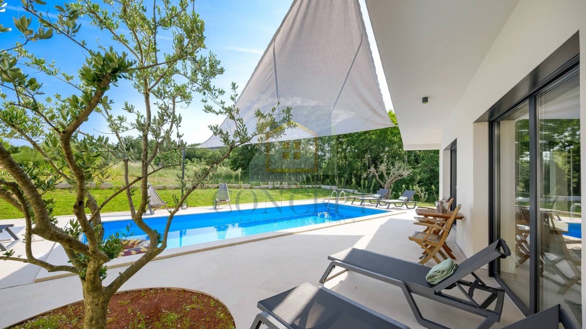 Rovigno, dintorni, Villa indipendente con piscina in posizione tranquilla