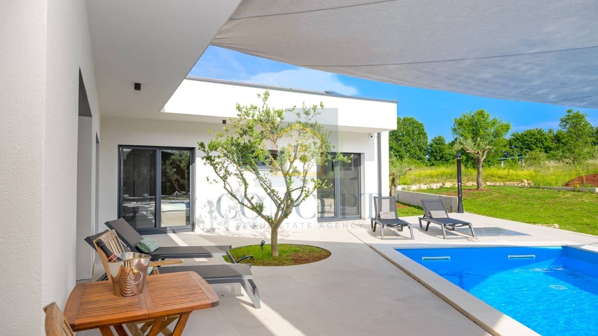 Rovigno, dintorni, Villa indipendente con piscina in posizione tranquilla