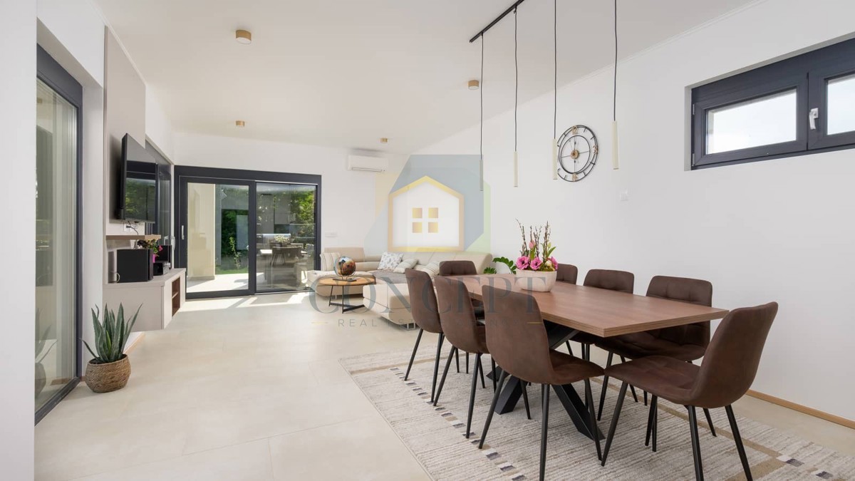 Rovigno, dintorni, Villa indipendente con piscina in posizione tranquilla