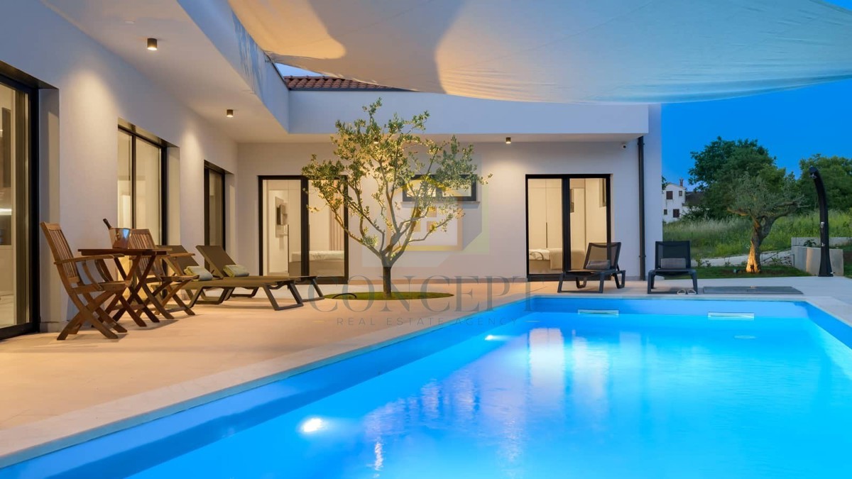 Rovigno, dintorni, Villa indipendente con piscina in posizione tranquilla