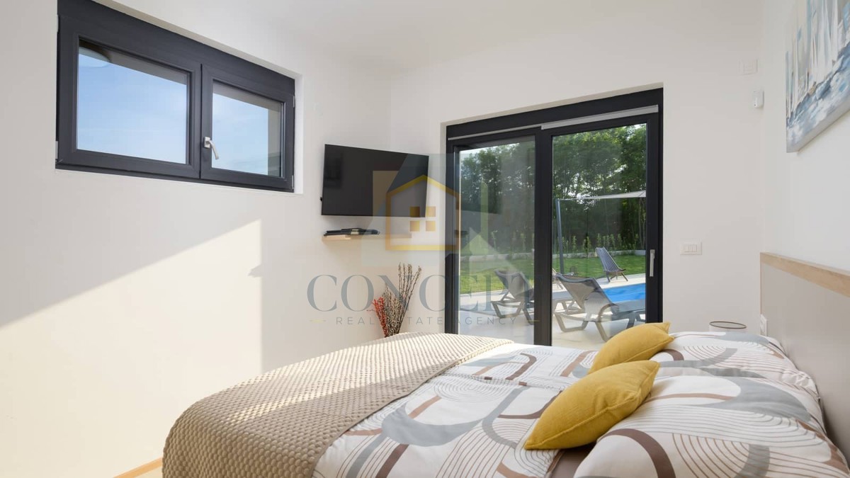 Rovigno, dintorni, Villa indipendente con piscina in posizione tranquilla