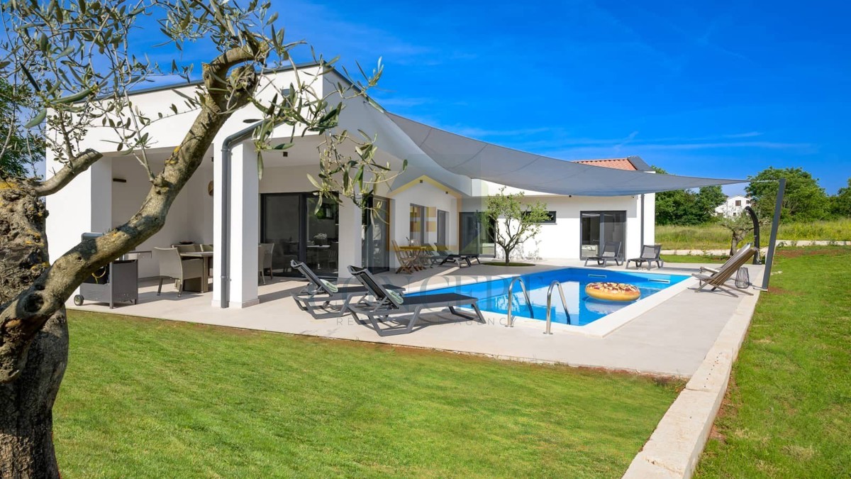 Rovigno, dintorni, Villa indipendente con piscina in posizione tranquilla