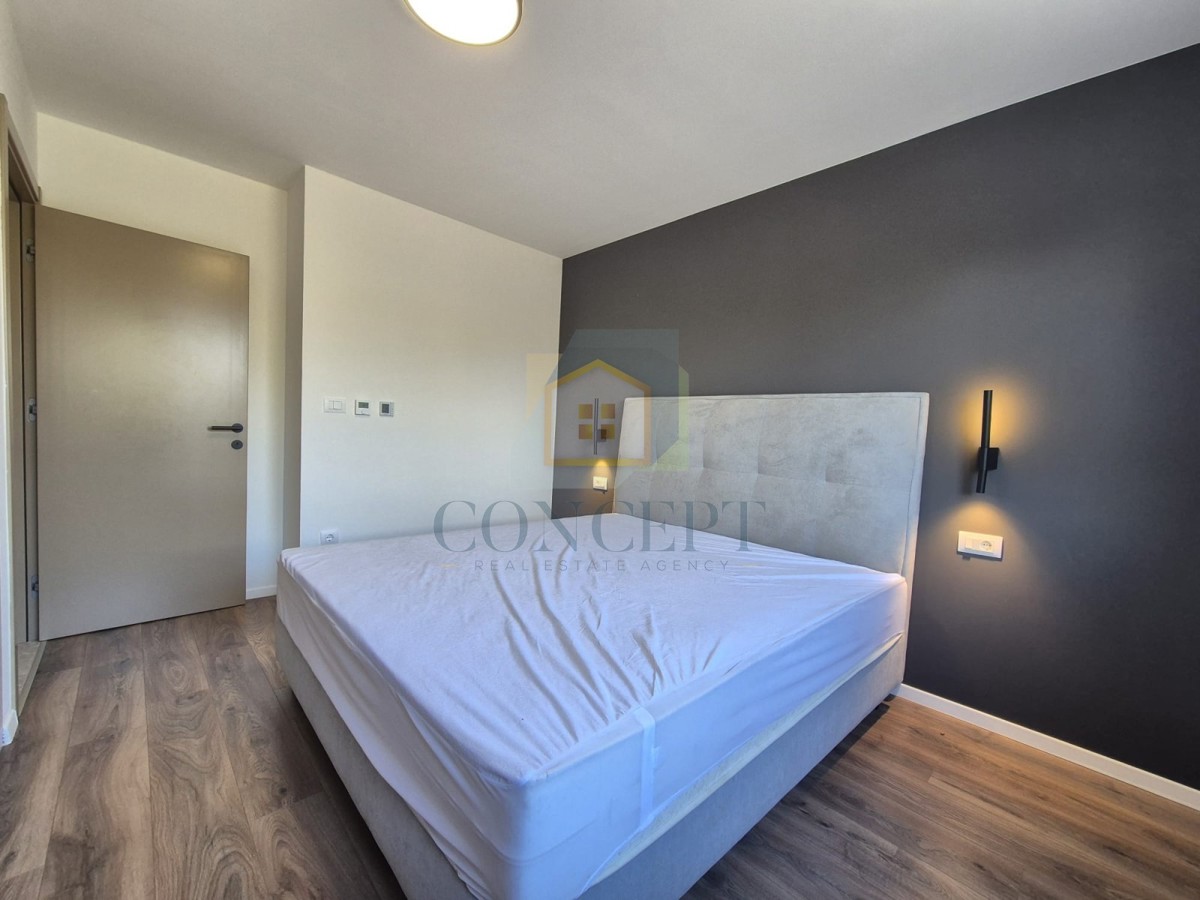 Poreč, dintorni, Appartamento al piano terra con giardino e piscina, 4 km dal mare