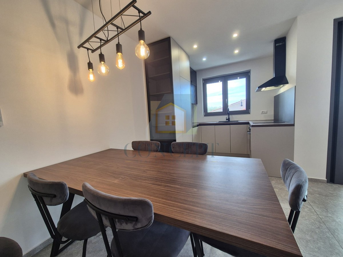 Poreč, dintorni, Appartamento al piano terra con giardino e piscina, 4 km dal mare