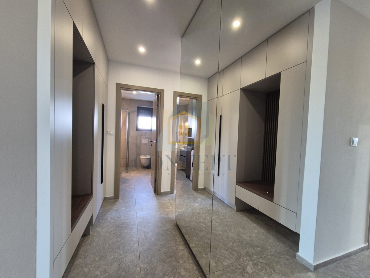 Poreč, dintorni, Appartamento al piano terra con giardino e piscina, 4 km dal mare