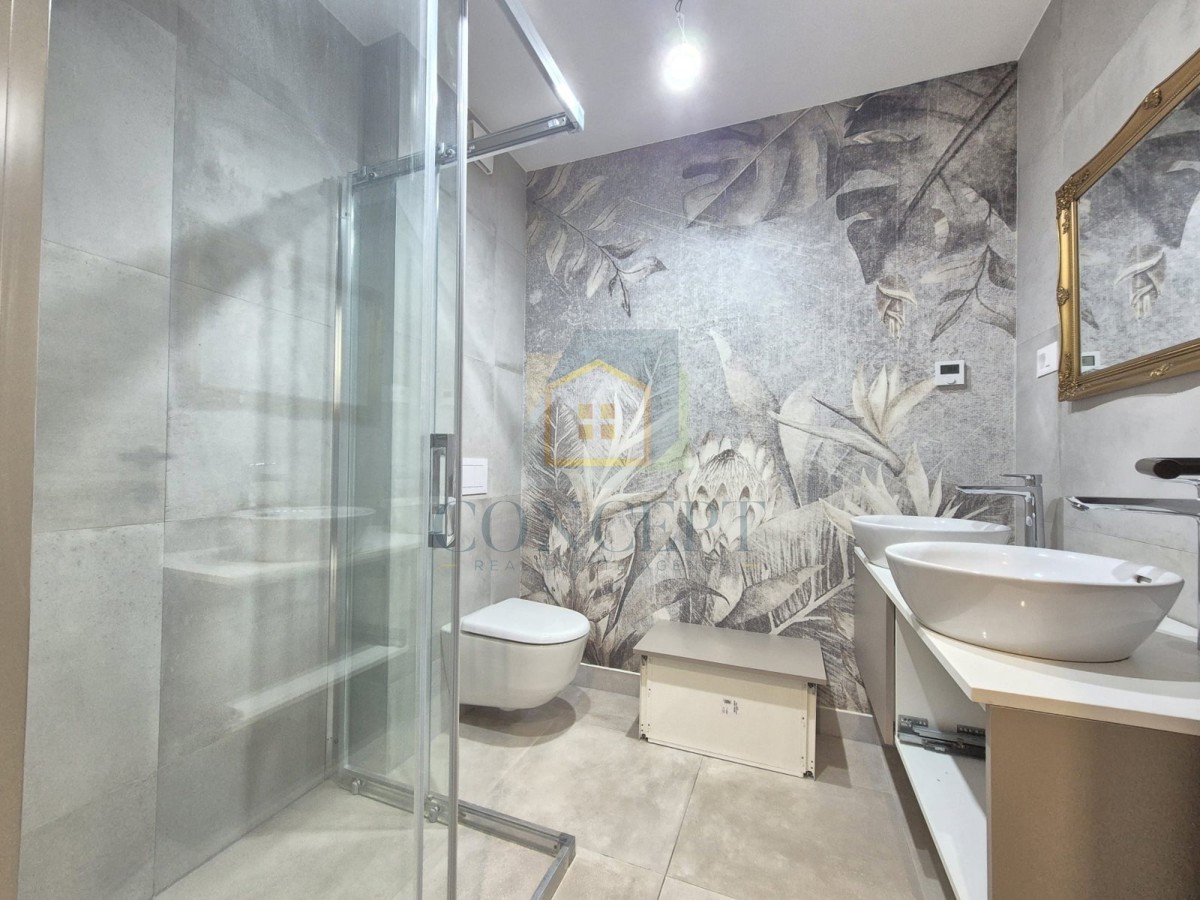 Poreč, dintorni, Appartamento al piano terra con giardino e piscina, 4 km dal mare