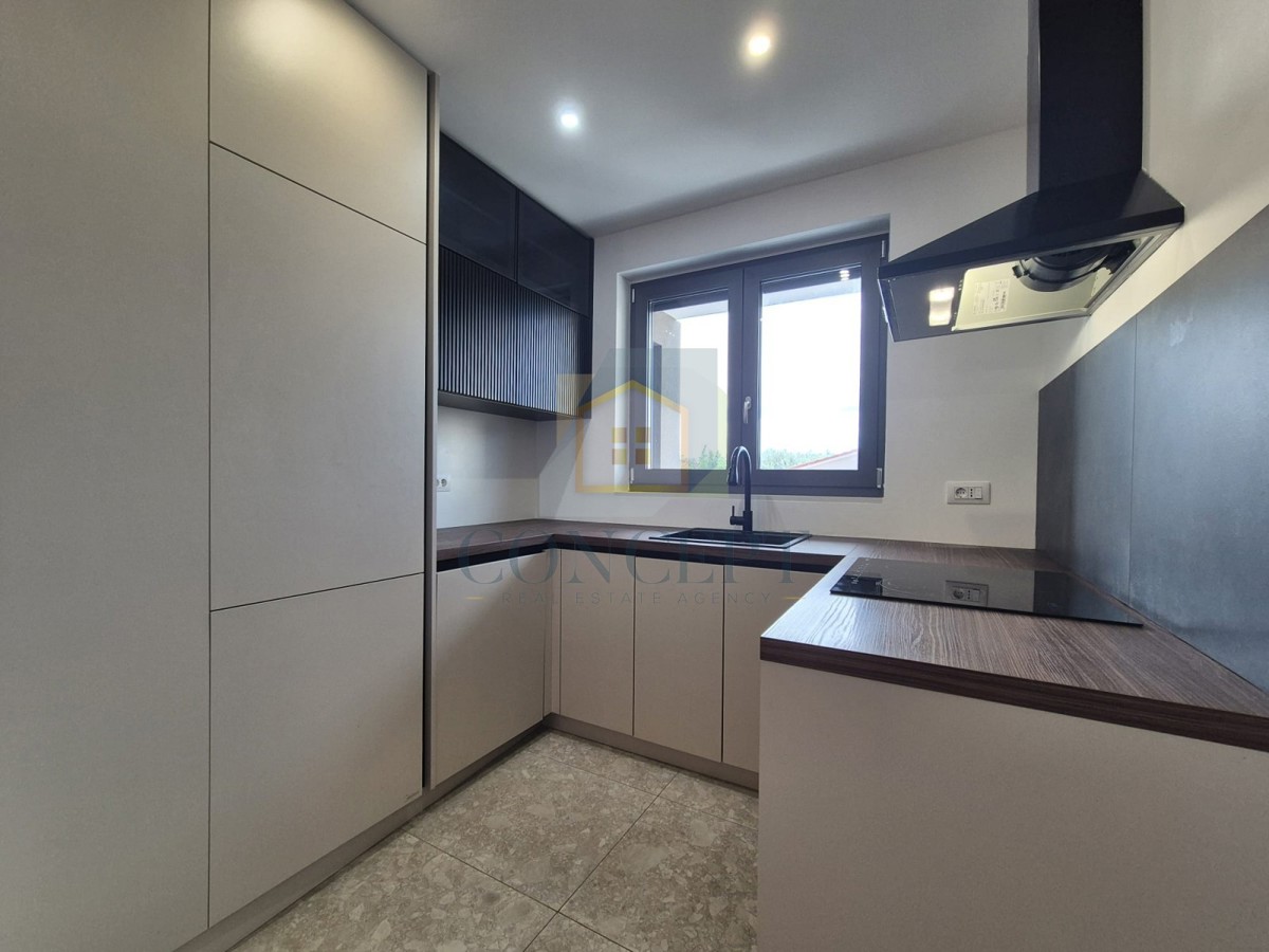 Poreč, dintorni, Appartamento al piano terra con giardino e piscina, 4 km dal mare