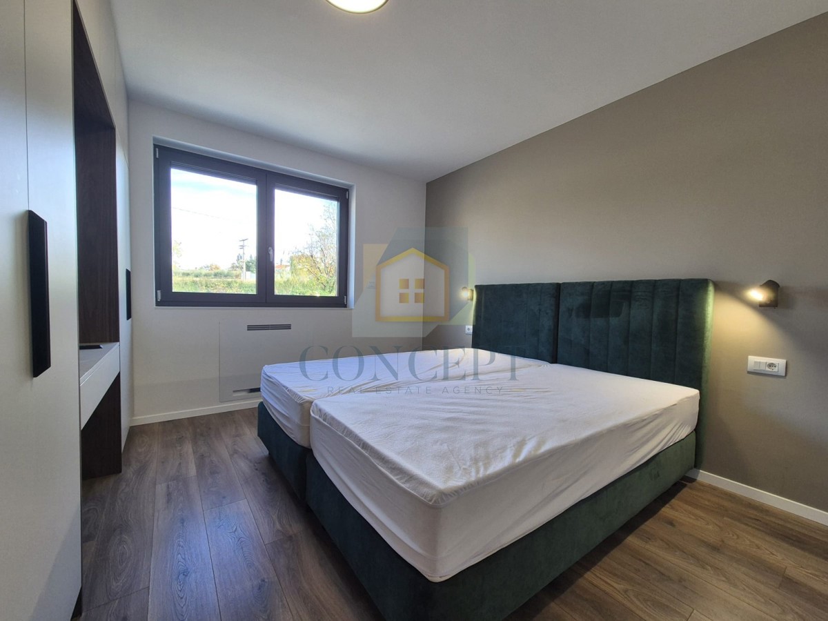 Poreč, dintorni, Appartamento al piano terra con giardino e piscina, 4 km dal mare