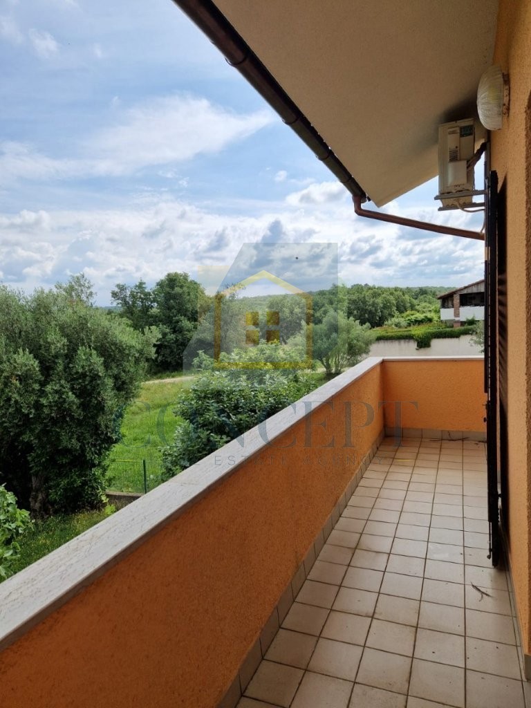 Poreč, dintorni, Casa familiare doppia con giardino, a 2 km dal mare