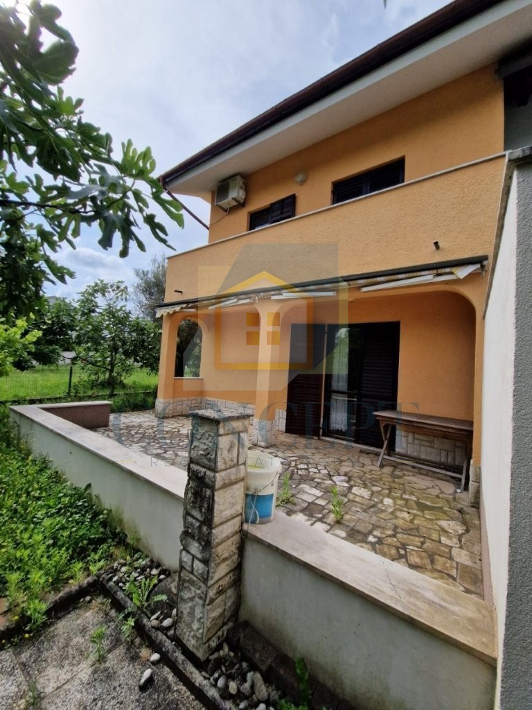 Poreč, dintorni, Casa familiare doppia con giardino, a 2 km dal mare