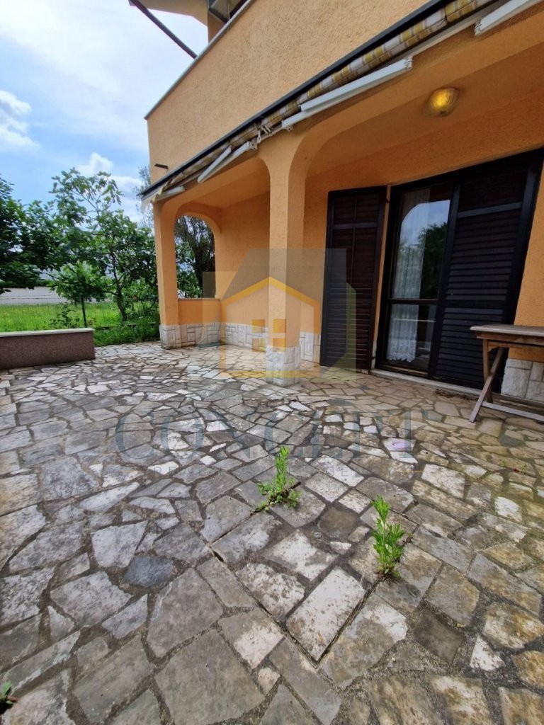 Poreč, dintorni, Casa familiare doppia con giardino, a 2 km dal mare