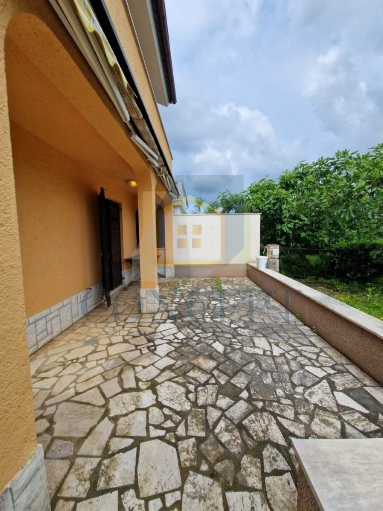 Poreč, dintorni, Casa familiare doppia con giardino, a 2 km dal mare