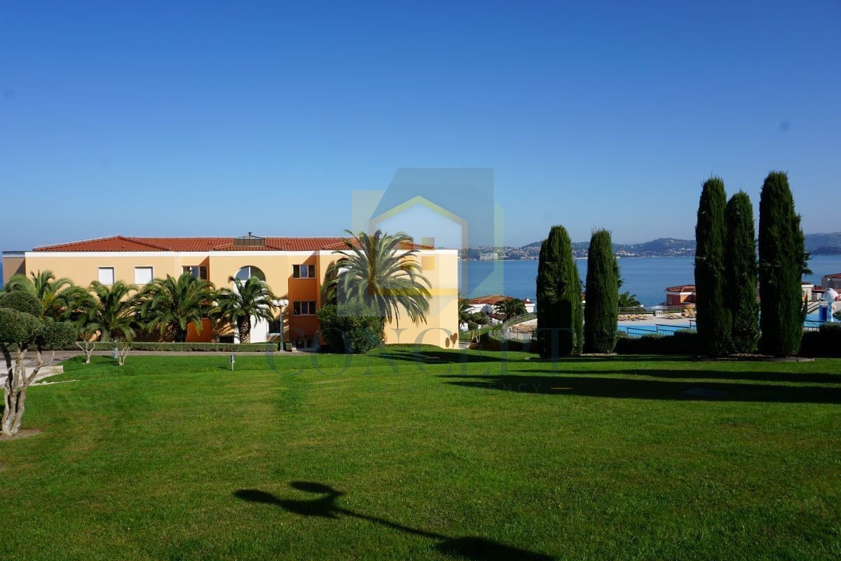 Umag, Crveni Vrh, Appartamento lussuoso e spazioso con due camere da letto nel Skiper Resort, a 50 m dal mare