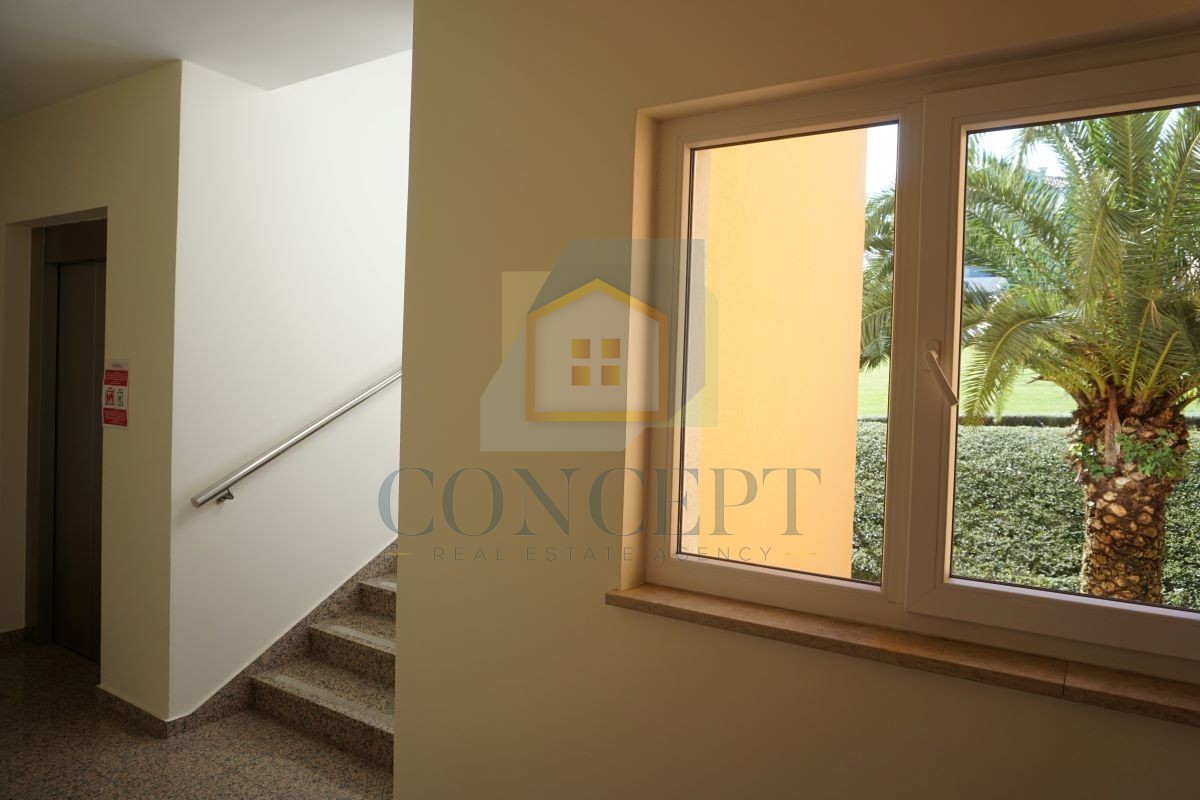 Umag, Crveni Vrh, Appartamento lussuoso e spazioso con due camere da letto nel Skiper Resort, a 50 m dal mare