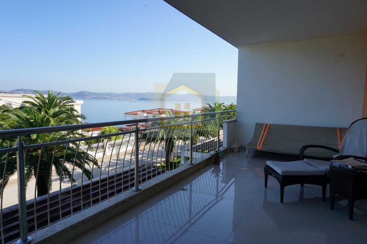 Umag, Crveni Vrh, Appartamento lussuoso e spazioso con due camere da letto nel Skiper Resort, a 50 m dal mare