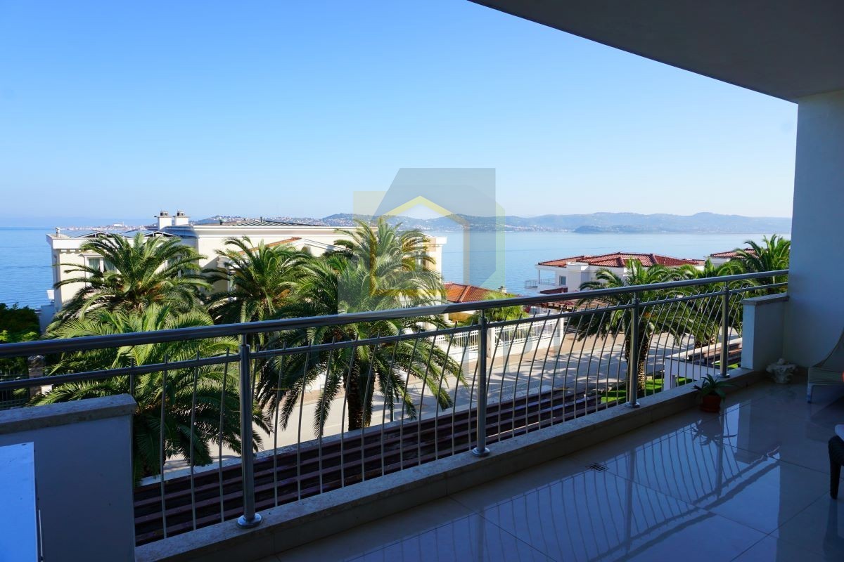 Umag, Crveni Vrh, Appartamento lussuoso e spazioso con due camere da letto nel Skiper Resort, a 50 m dal mare