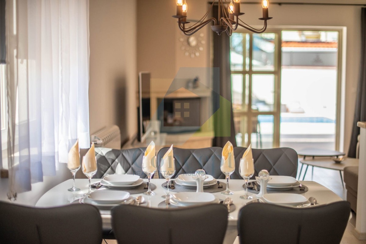 Poreč, Casa indipendente con piscina a 3 km dal mare e dalla città