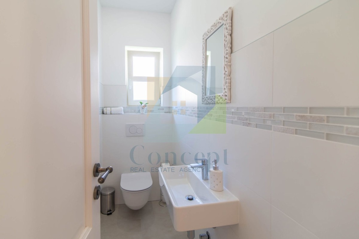 Poreč, Casa indipendente con piscina a 3 km dal mare e dalla città