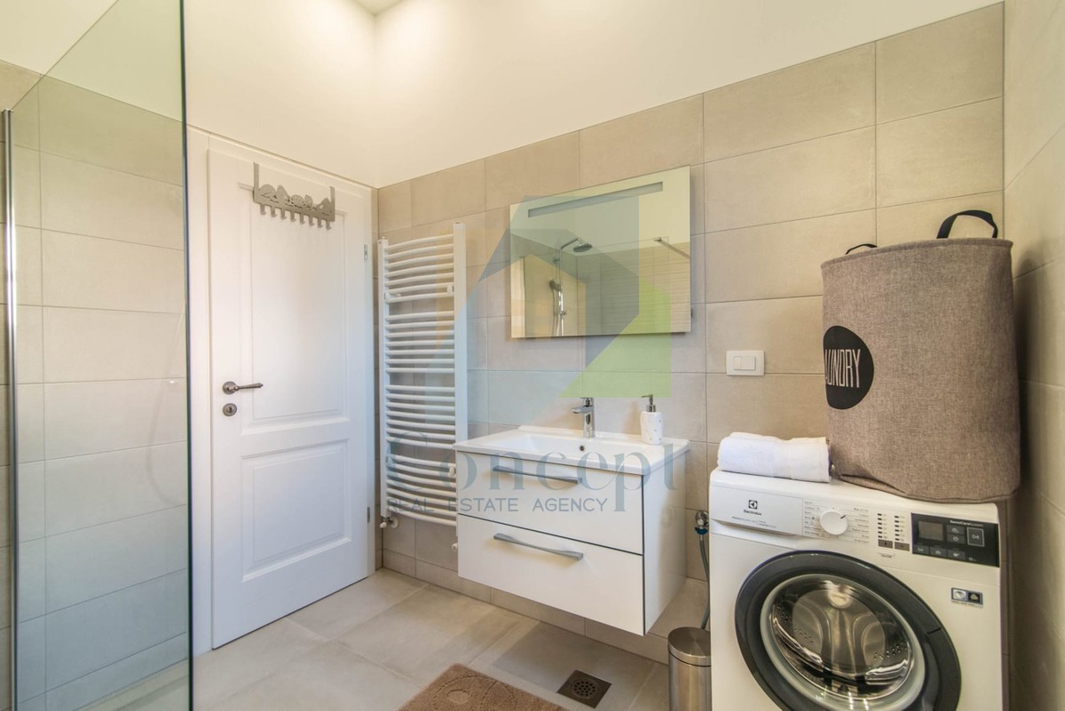 Poreč, Casa indipendente con piscina a 3 km dal mare e dalla città