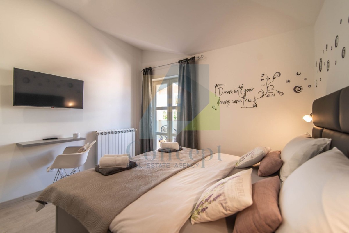 Poreč, Casa indipendente con piscina a 3 km dal mare e dalla città