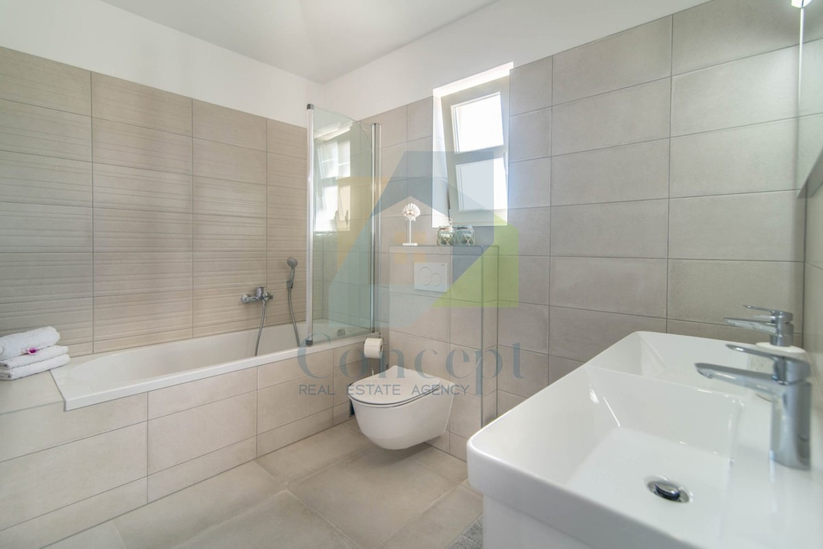 Poreč, Casa indipendente con piscina a 3 km dal mare e dalla città