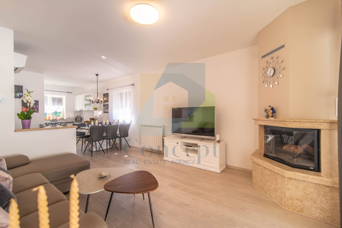 Poreč, Casa indipendente con piscina a 3 km dal mare e dalla città