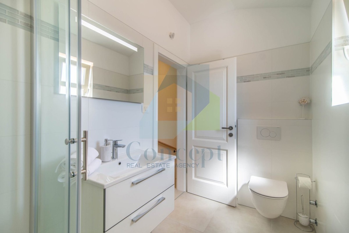 Poreč, Casa indipendente con piscina a 3 km dal mare e dalla città