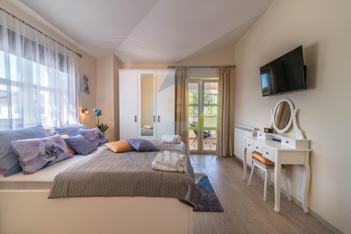 Poreč, Casa indipendente con piscina a 3 km dal mare e dalla città