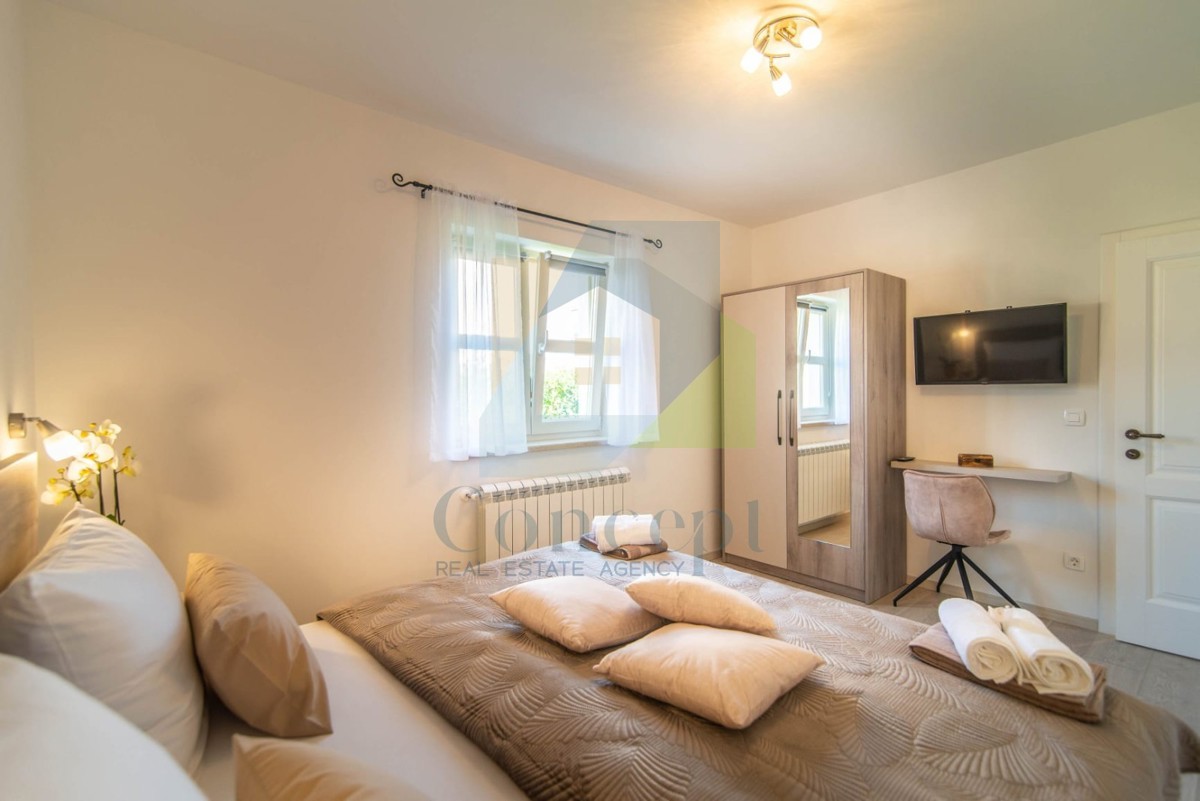 Poreč, Casa indipendente con piscina a 3 km dal mare e dalla città