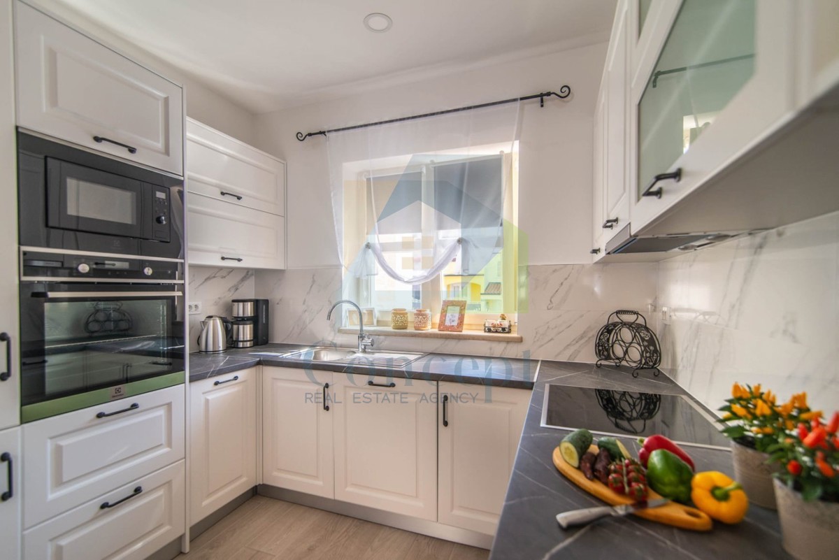 Poreč, Casa indipendente con piscina a 3 km dal mare e dalla città