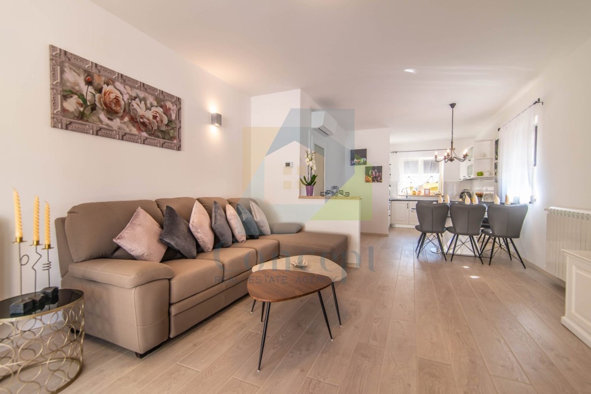 Poreč, Casa indipendente con piscina a 3 km dal mare e dalla città