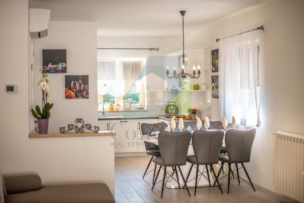 Poreč, Casa indipendente con piscina a 3 km dal mare e dalla città