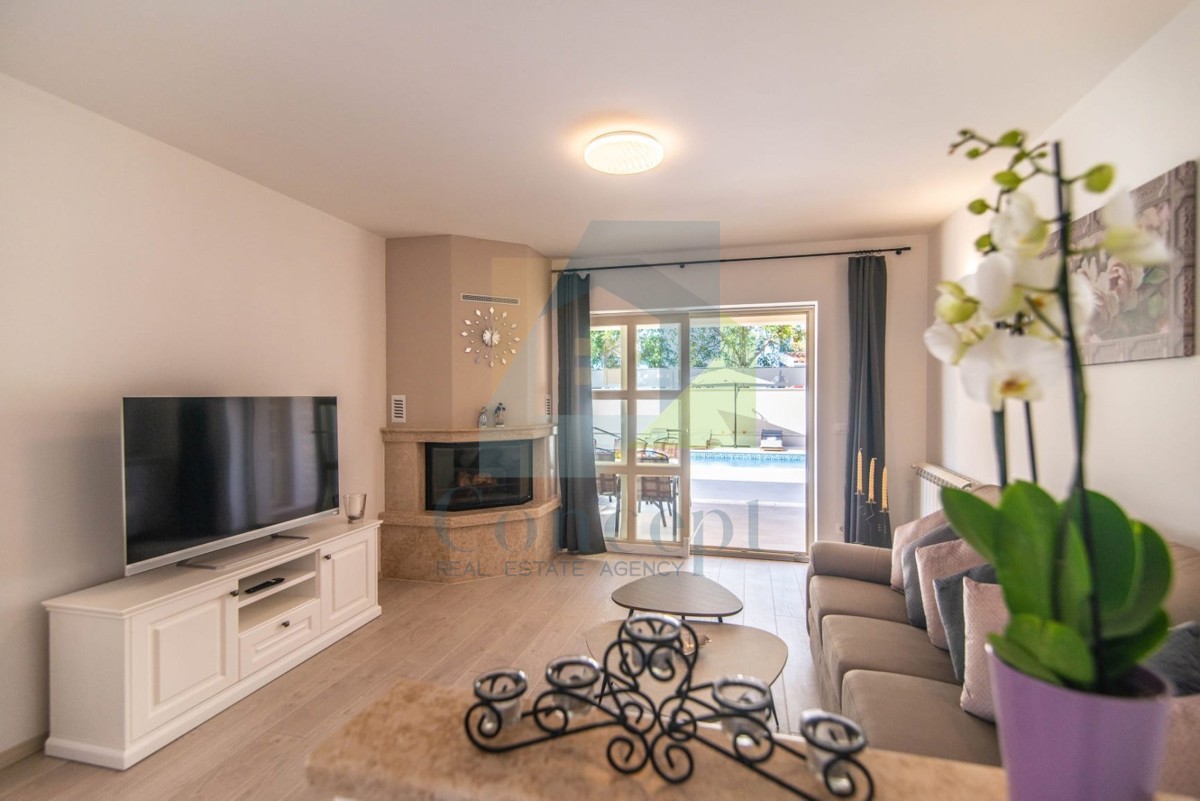 Poreč, Casa indipendente con piscina a 3 km dal mare e dalla città