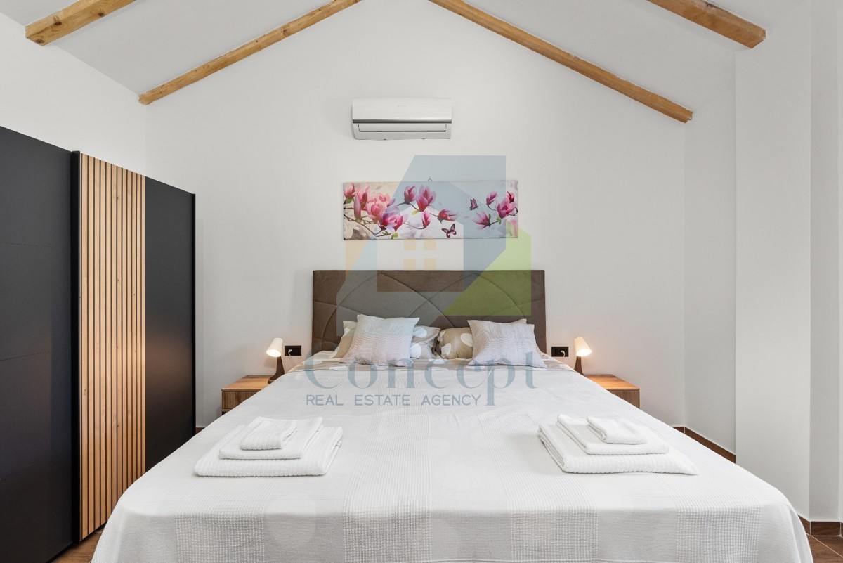 Poreč, dintorni, Ristrutturata casa in pietra autoctona con piscina, a 9 km dal mare