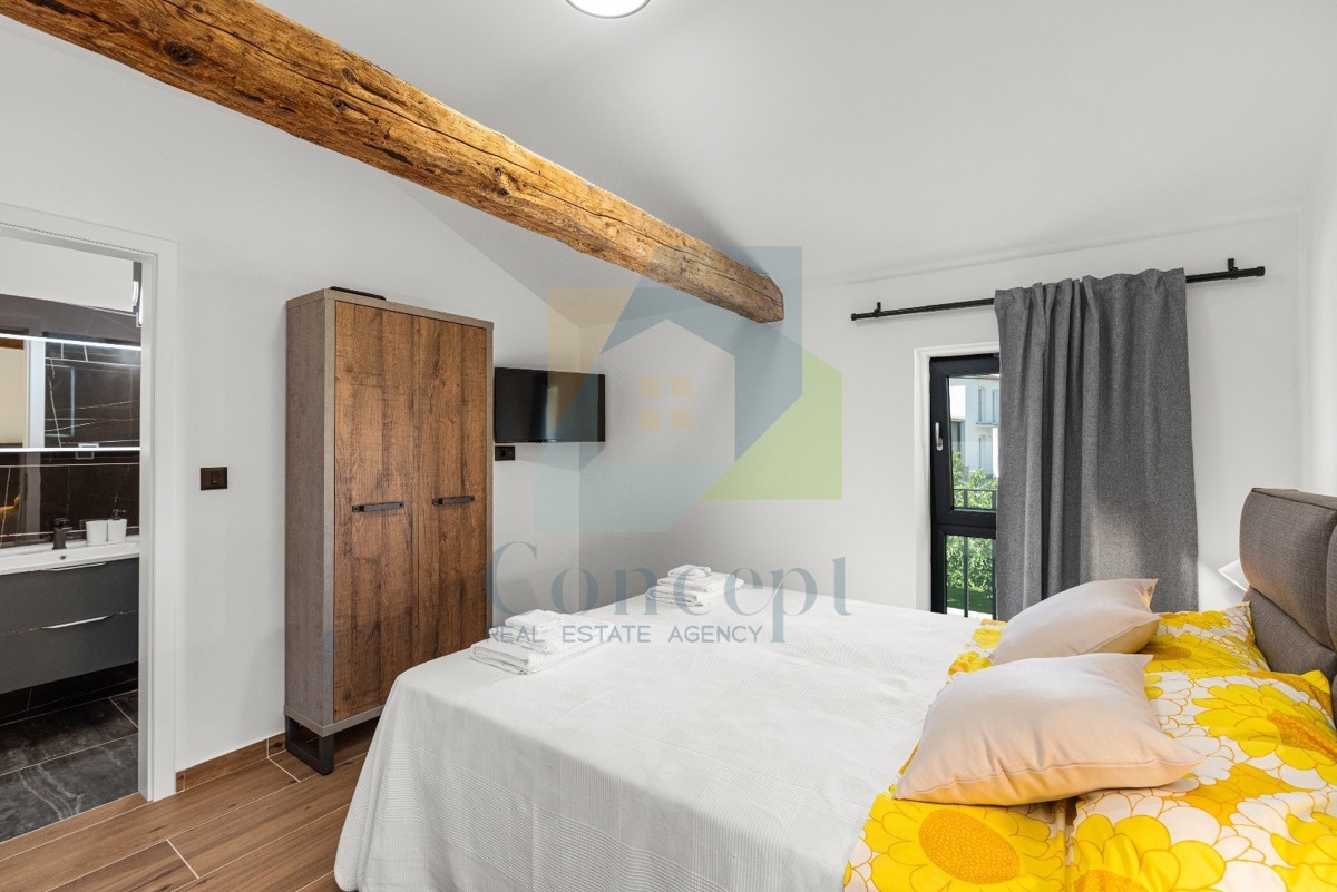 Poreč, dintorni, Ristrutturata casa in pietra autoctona con piscina, a 9 km dal mare