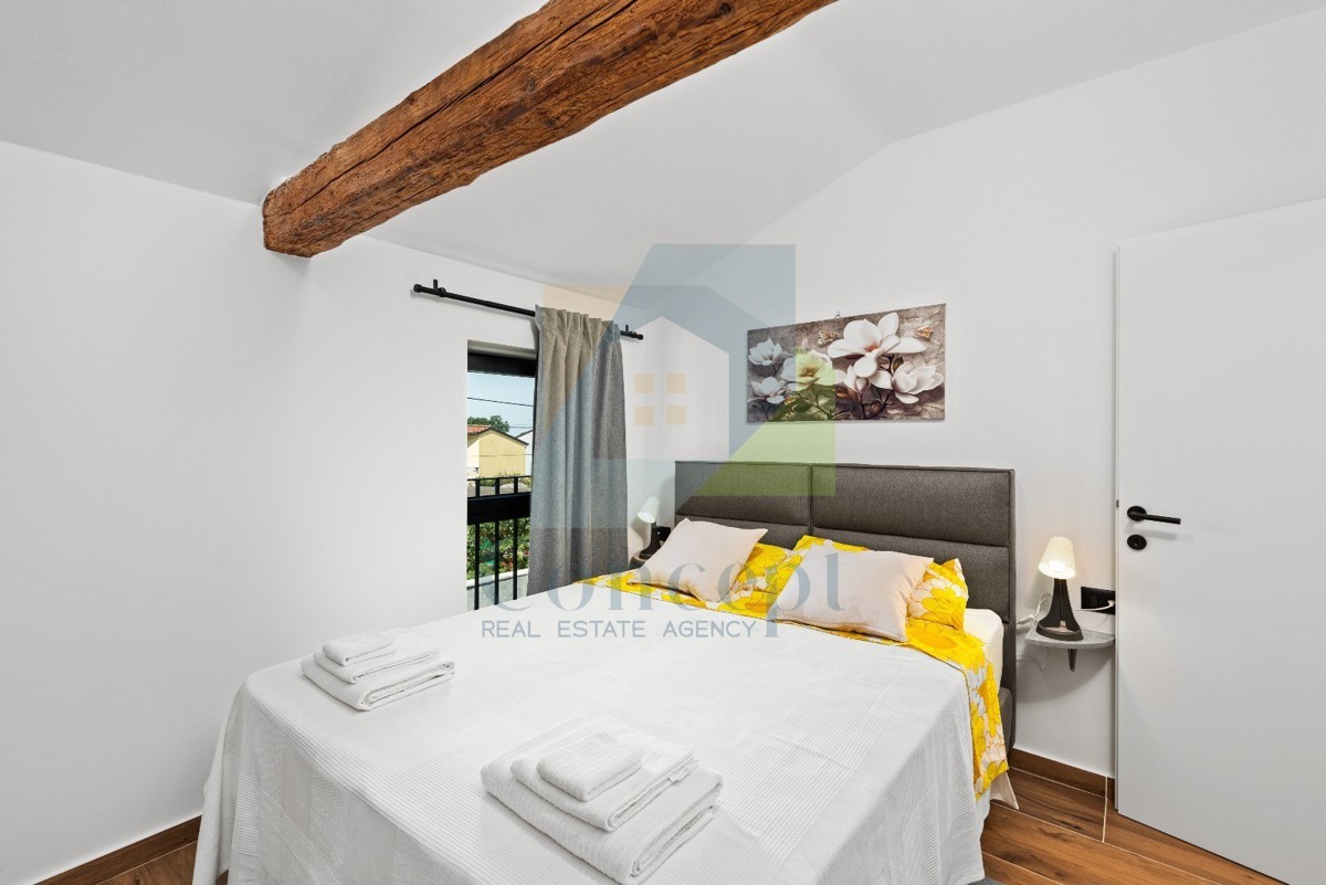 Poreč, dintorni, Ristrutturata casa in pietra autoctona con piscina, a 9 km dal mare