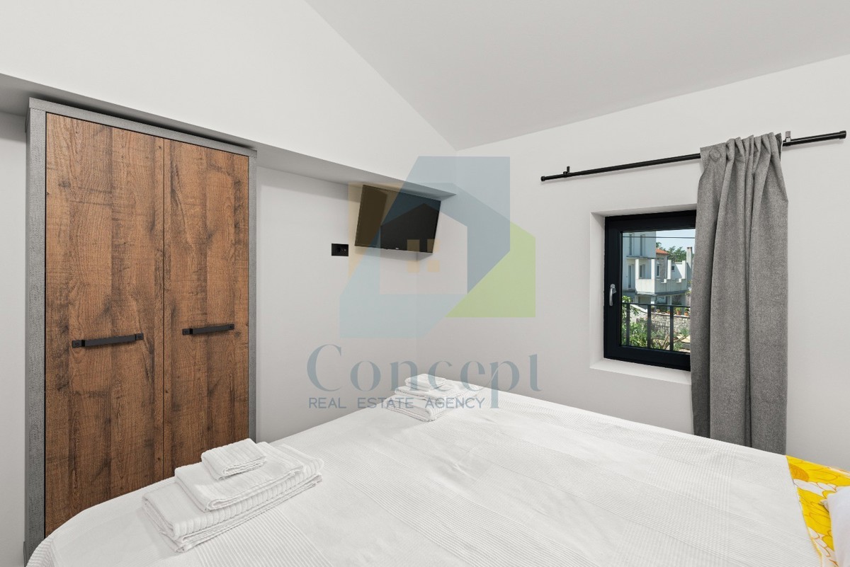 Poreč, dintorni, Ristrutturata casa in pietra autoctona con piscina, a 9 km dal mare