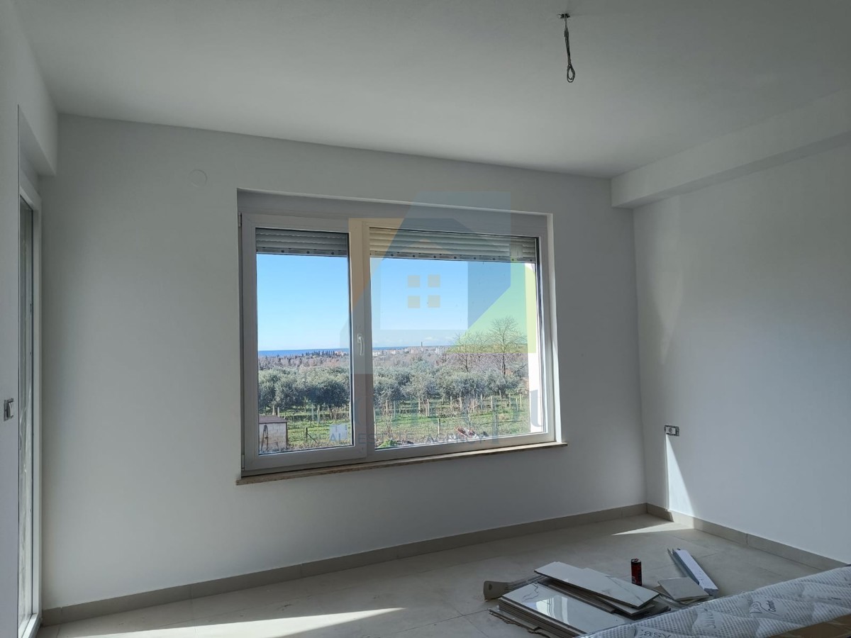 Umag, area, Casa bifamiliare con piscina e vista aperta sul mare a 2 km dal mare