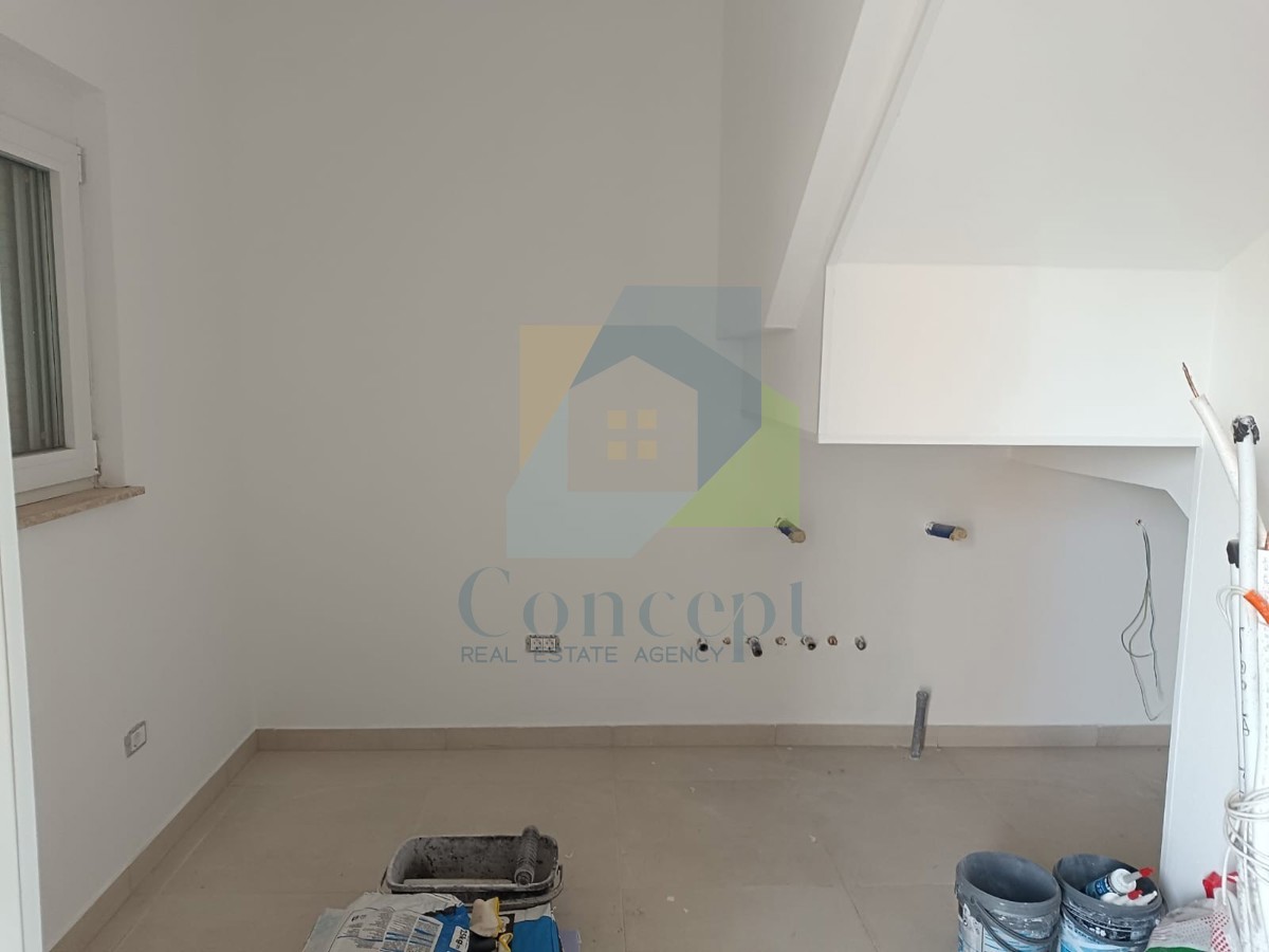 Umag, area, Casa bifamiliare con piscina e vista aperta sul mare a 2 km dal mare