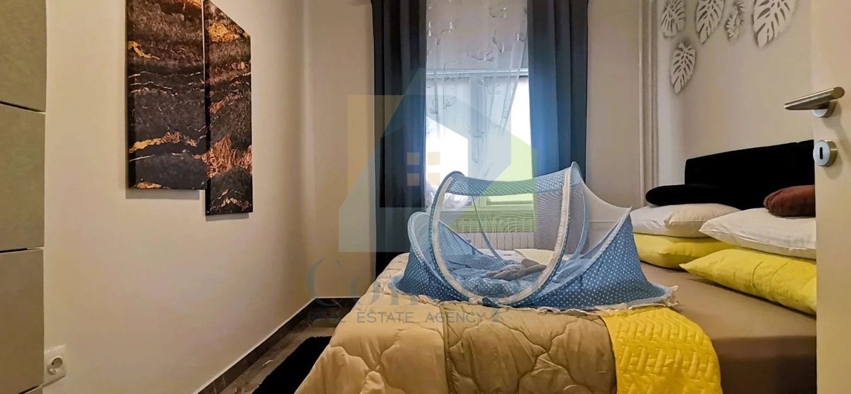 Poreč, dintorni, Ampia villa con 5 camere da letto e vista mare, a 4 km dal mare